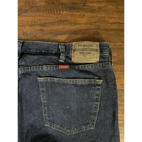 Wrangler Mens Jeans 40X32 Regular Fit Straight Leg 100% Cotton Dark Wash Blue - Picture 3 of 5